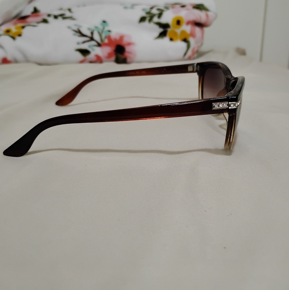 Piranha Stylish Brown Gradient Sunglasses - Picture 2 of 5